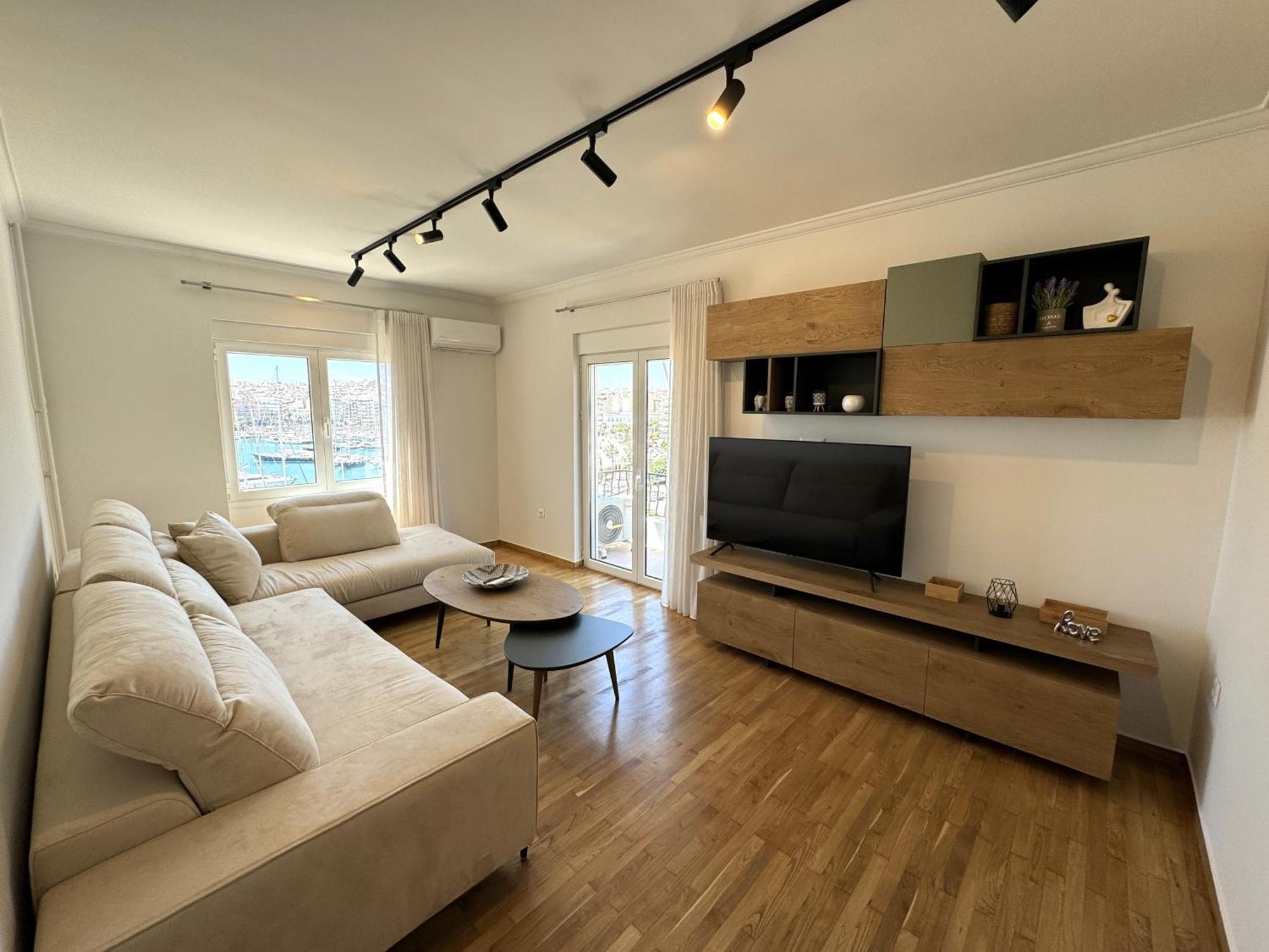 Apartment Center Sea View *